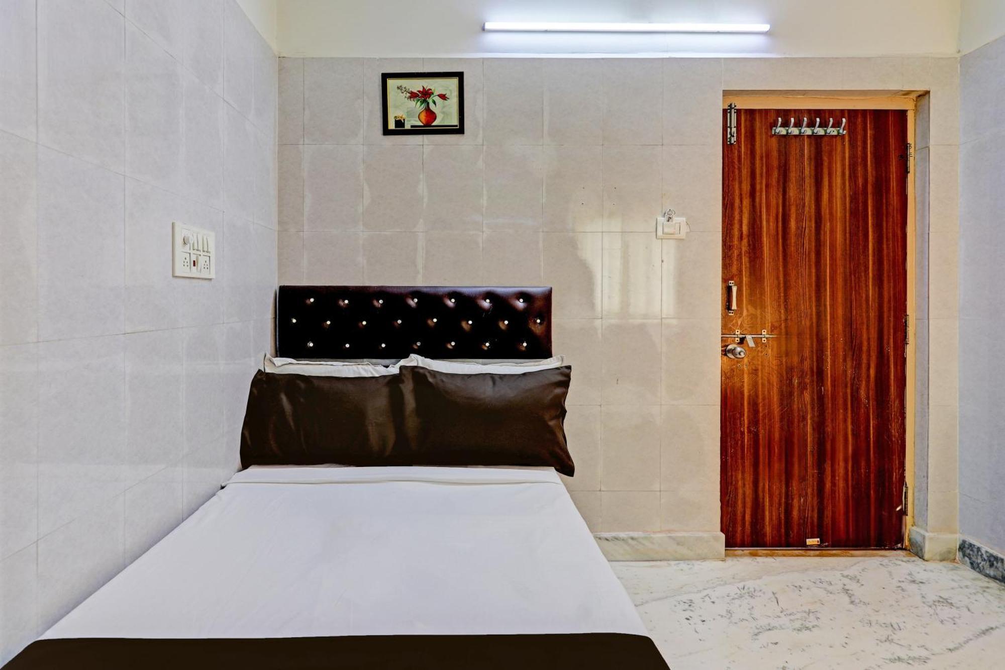 Hotel O Golden Pride Shamshabad Esterno foto