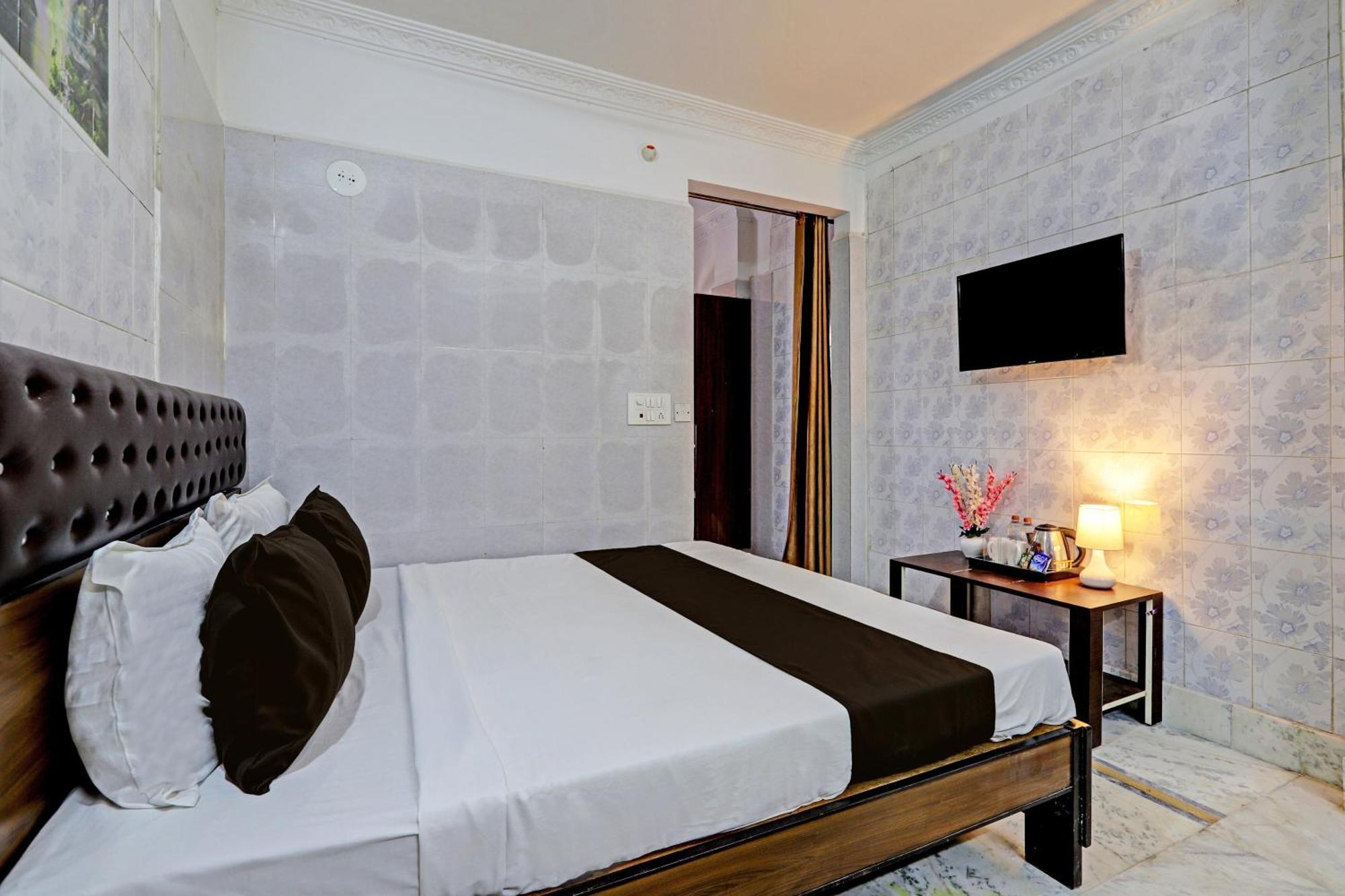 Hotel O Golden Pride Shamshabad Esterno foto
